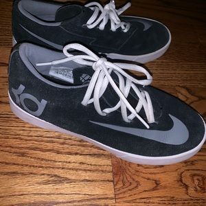 Boys KD Nike tennis shoes